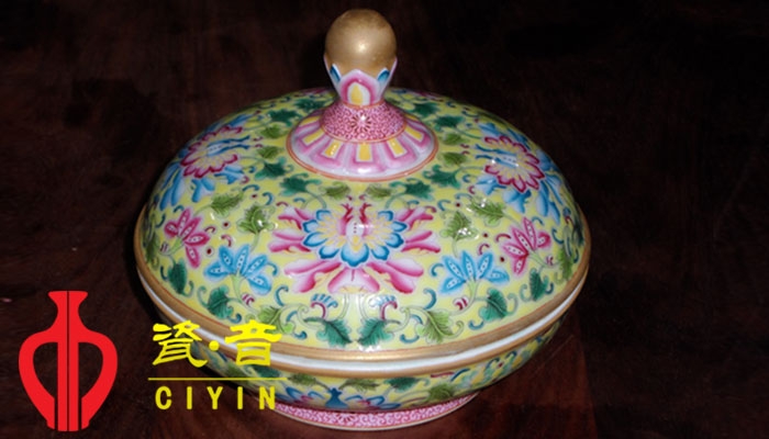 小瓷器新風(fēng)尚:盈盈一握間的藝術(shù)感