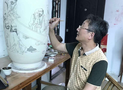 淺談現(xiàn)代青花人物創(chuàng)作的繼承與創(chuàng)新關(guān)系